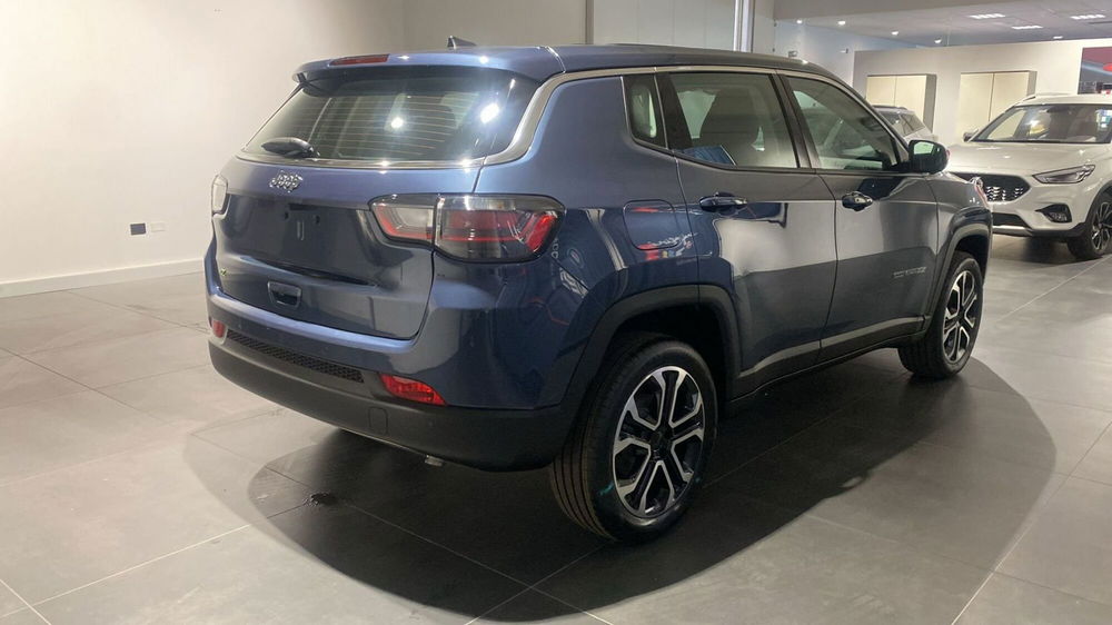 Jeep Compass nuova a Bergamo (4)