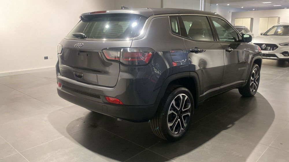 Jeep Compass nuova a Bergamo (4)