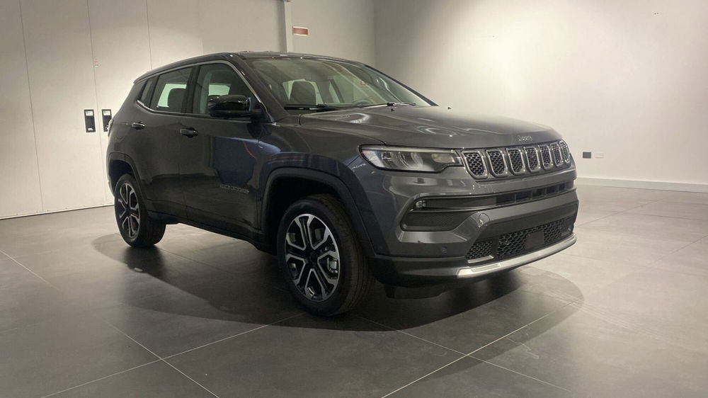 Jeep Compass nuova a Bergamo (5)