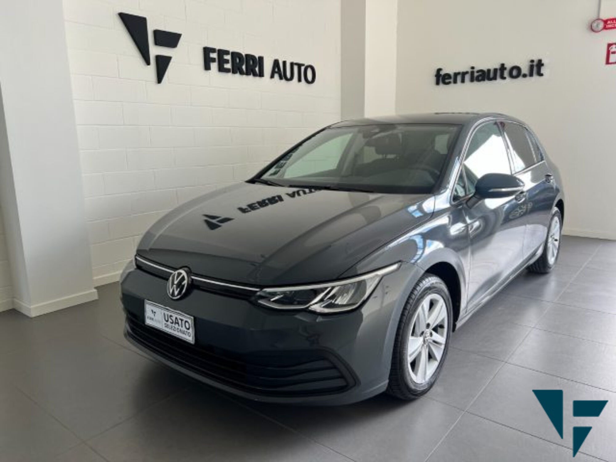 Volkswagen Golf Variant 2.0 TDI SCR DSG Life del 2021 usata a Tavagnacco