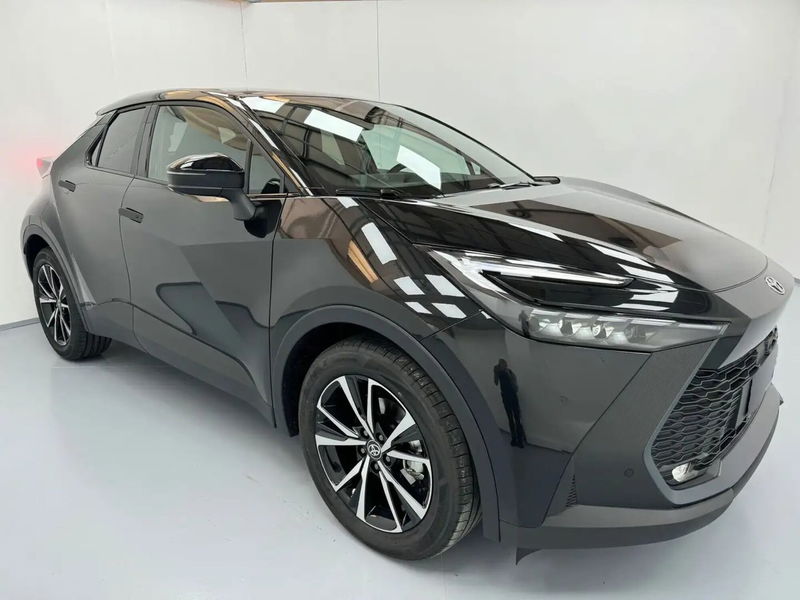 Toyota Toyota C-HR 2.0 hv Trend awd e-cvt nuova a Sesto San Giovanni