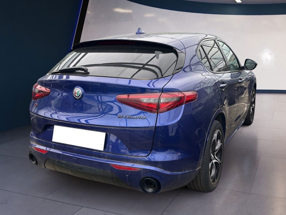 Alfa Romeo Stelvio usata a Torino (6)