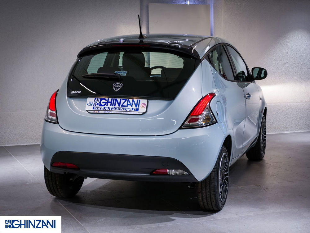 Lancia Ypsilon nuova a Bergamo (7)