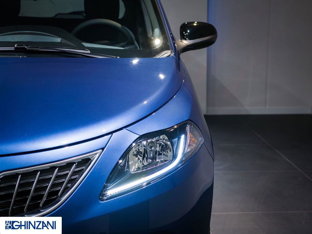 Lancia Ypsilon nuova a Bergamo (13)