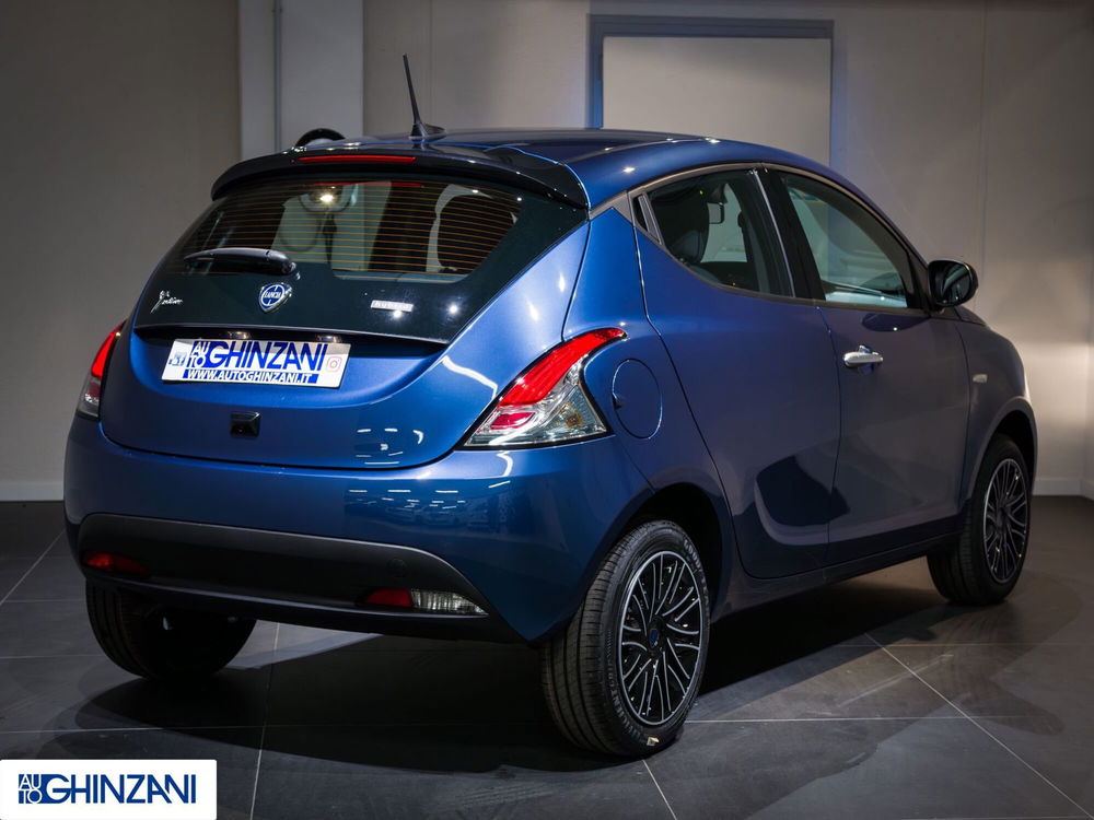 Lancia Ypsilon nuova a Bergamo (5)