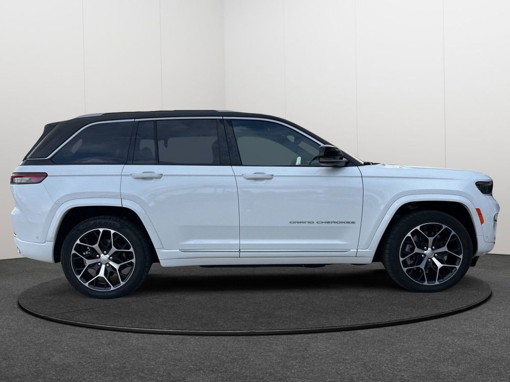 Jeep Grand Cherokee nuova a Caltanissetta (4)