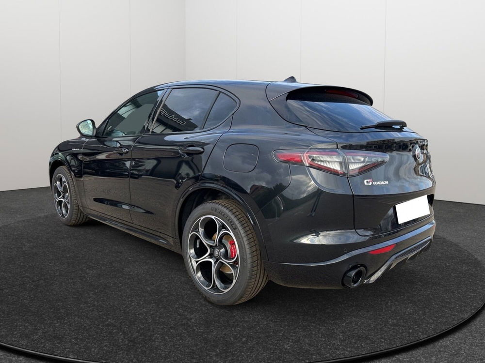 Alfa Romeo Stelvio nuova a Caltanissetta (8)