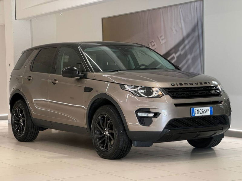 Land Rover Discovery Sport 2.0 TD4 150 CV SE  del 2017 usata a Savona