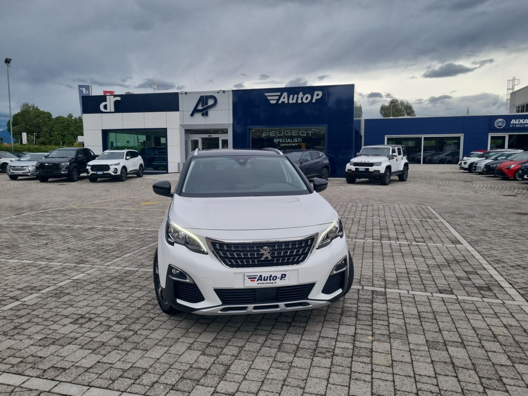 Peugeot 3008 BlueHDi 120 S&amp;S EAT6 Allure  del 2018 usata a Lucca