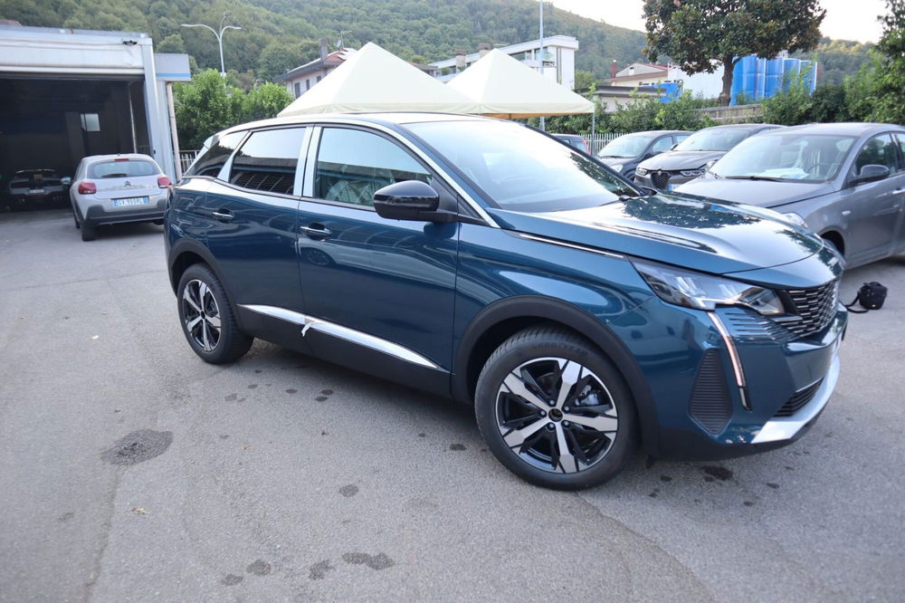 Peugeot 3008 nuova a Salerno (2)