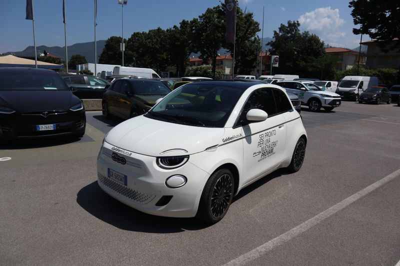 Fiat 500e 42 kWh La Prima del 2024 usata a Fisciano