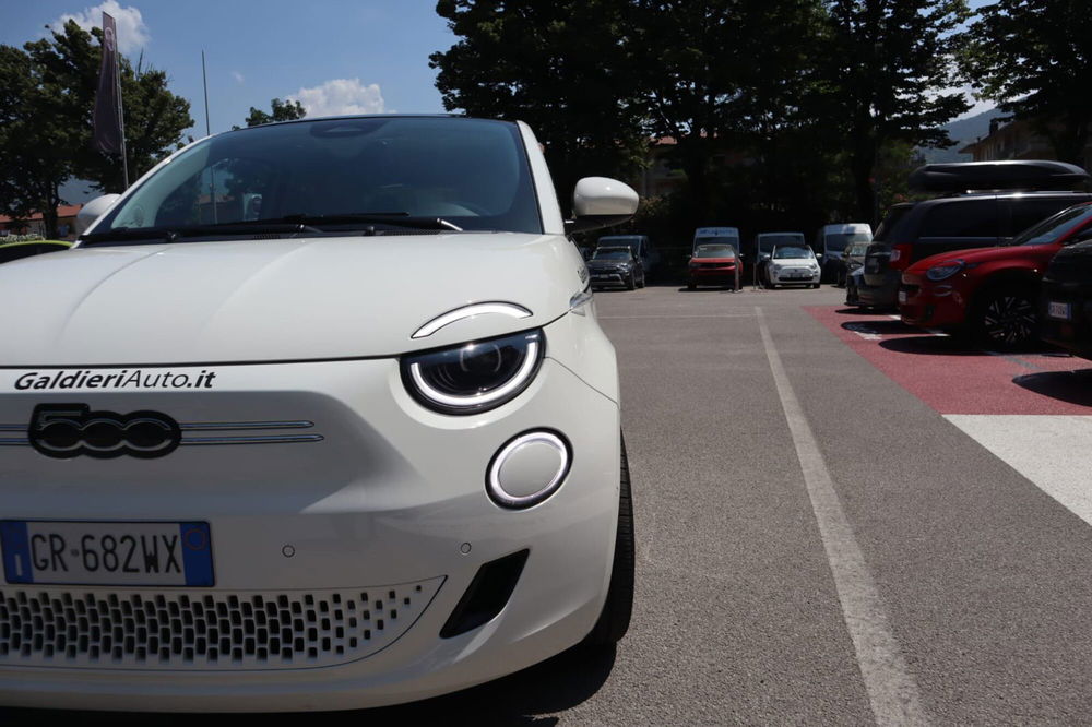 Fiat 500e usata a Salerno (13)