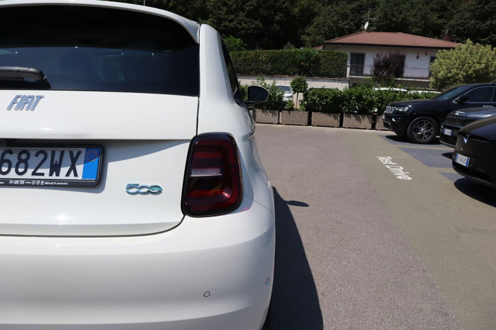 Fiat 500e usata a Salerno (18)