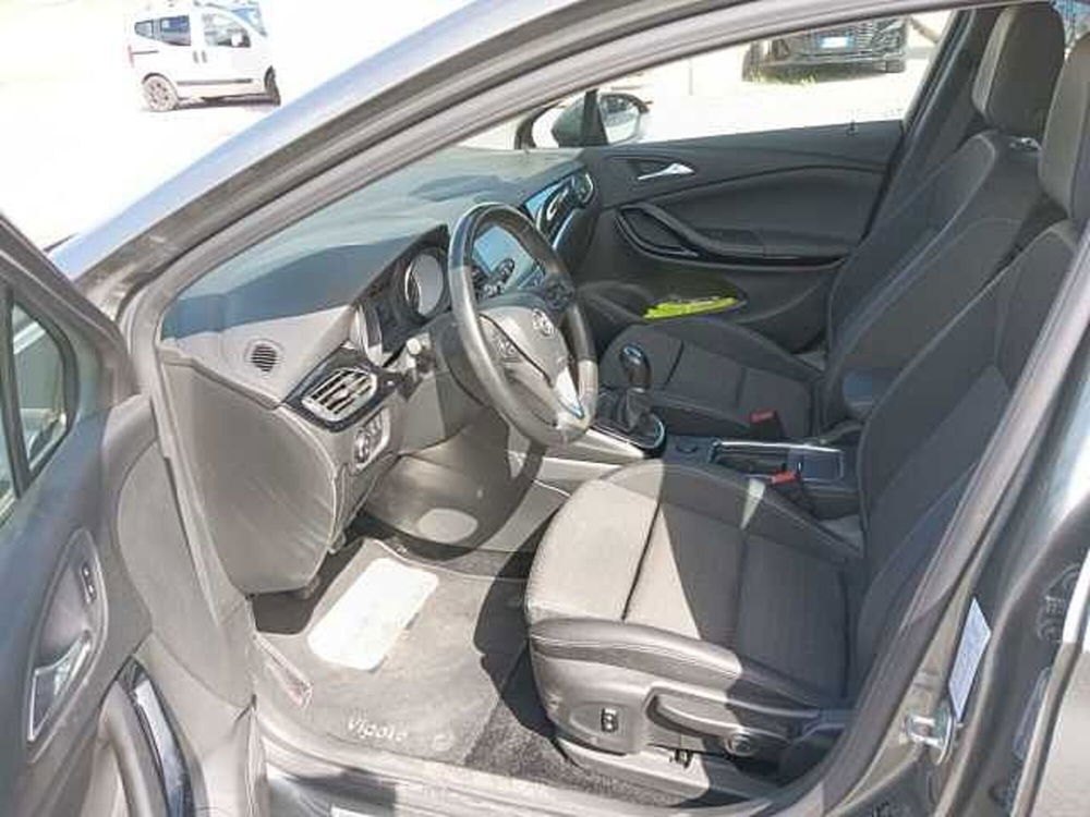 Opel Astra usata a Lucca (9)