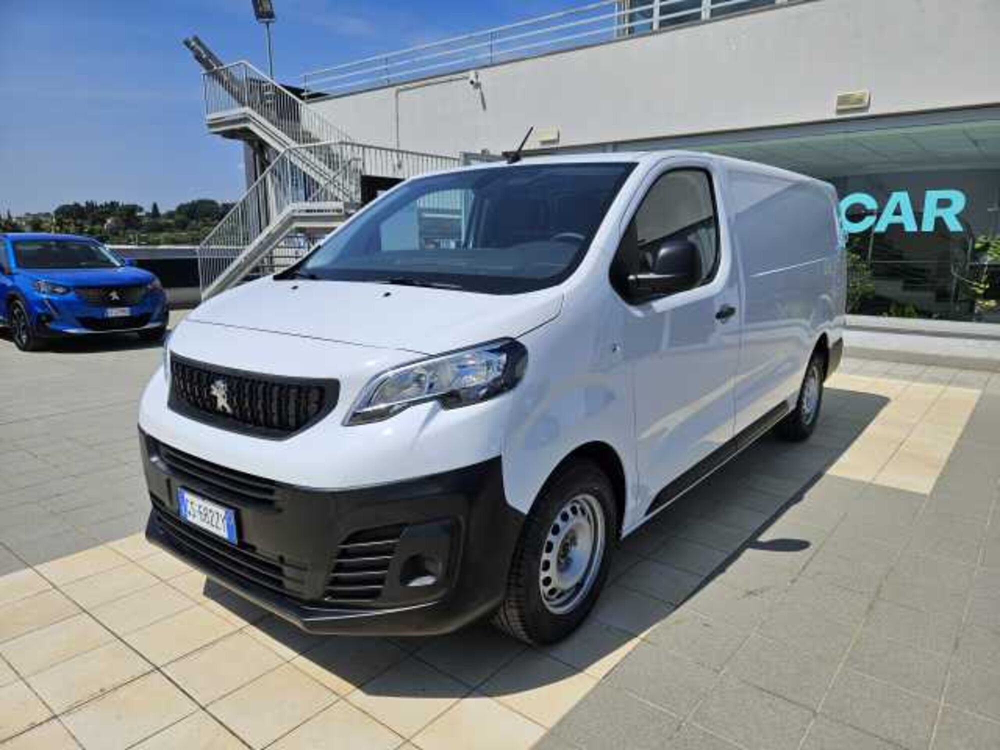 Peugeot Expert Furgone BlueHDi 140 S&amp;S EAT8 PL-SL-TN Furgone Premium Long  nuova a Riposto