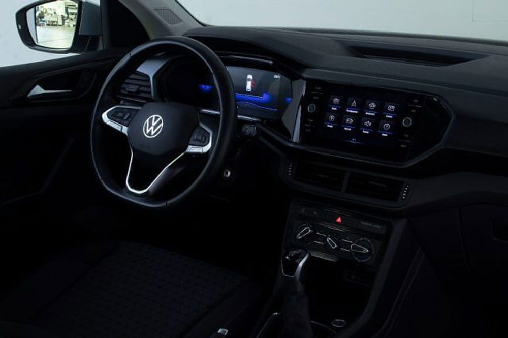 Volkswagen T-Cross usata a Novara (6)