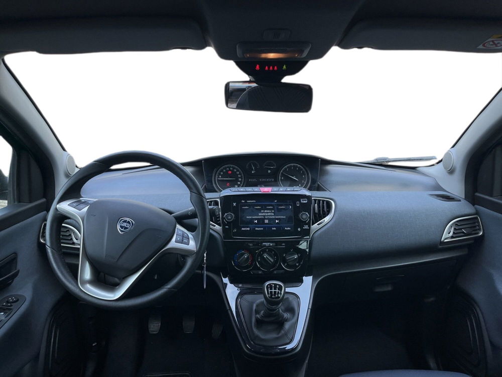 Lancia Ypsilon usata a Torino (11)