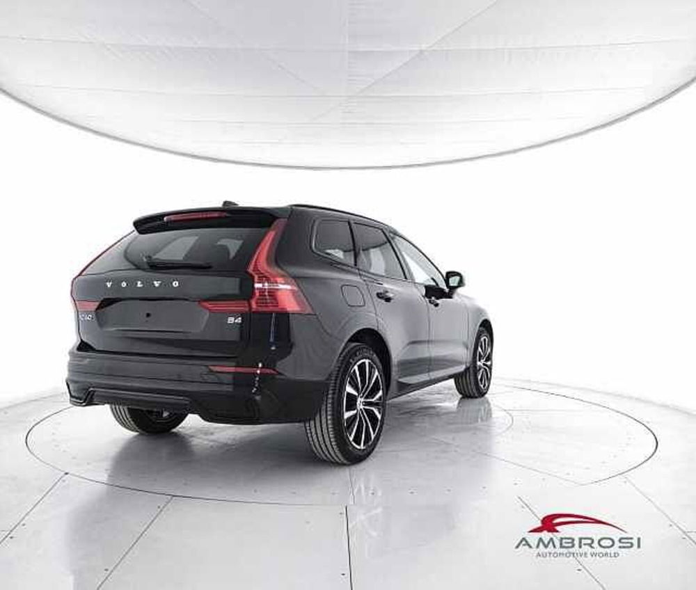 Volvo XC60 nuova a Viterbo (3)