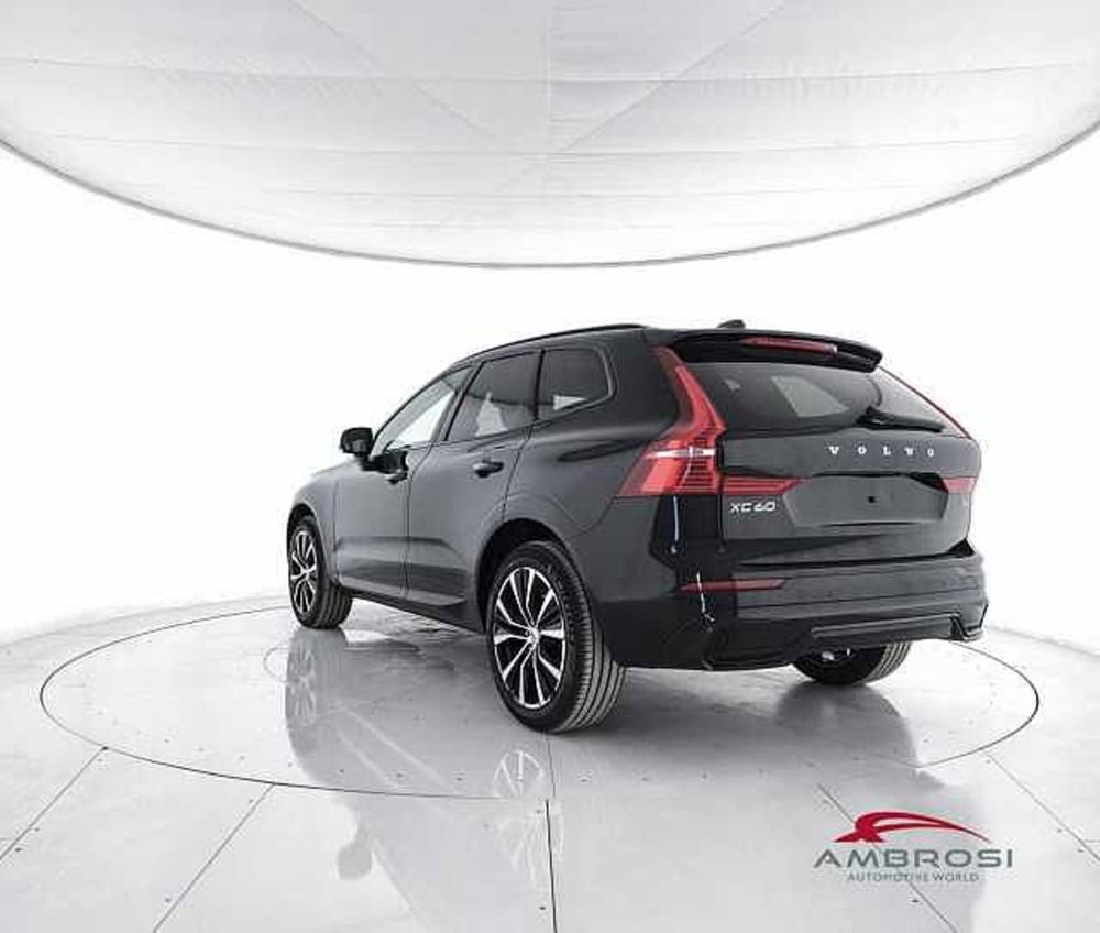 Volvo XC60 nuova a Viterbo (4)