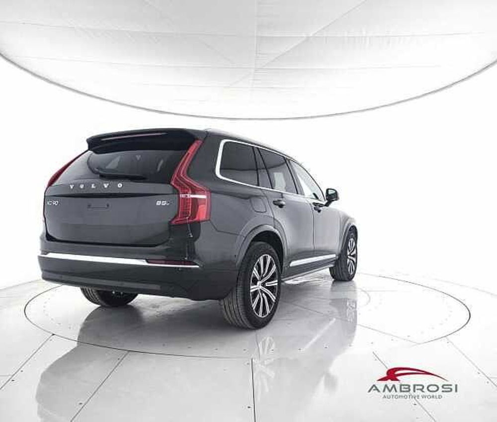 Volvo XC90 nuova a Viterbo (3)