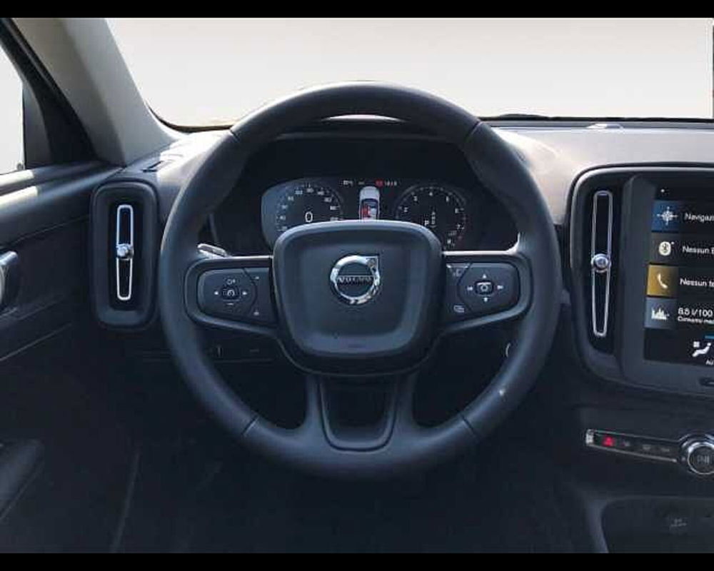 Volvo XC40 nuova a Ravenna (12)