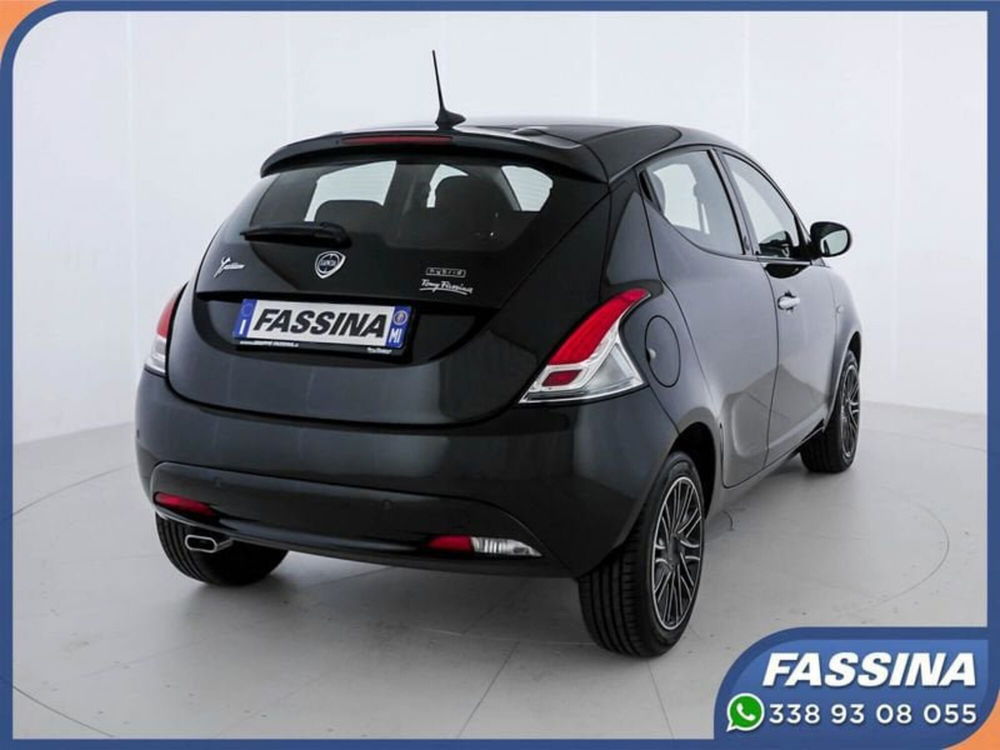 Lancia Ypsilon usata a Milano (6)