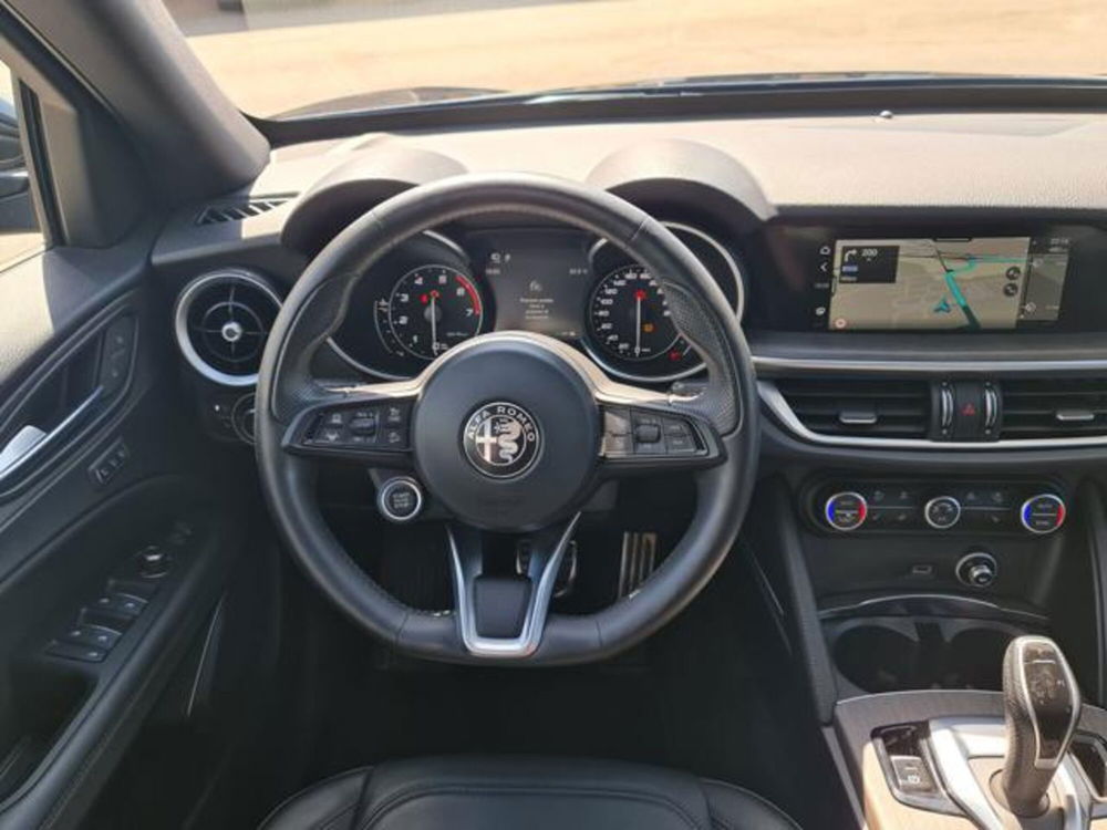 Alfa Romeo Stelvio usata a Torino (14)