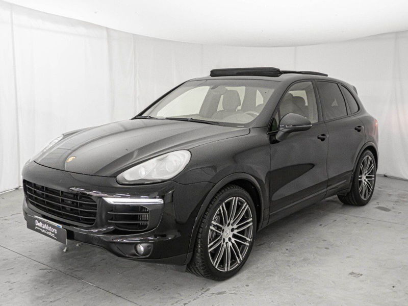 Porsche Cayenne 3.0 Diesel  del 2016 usata a Montecosaro