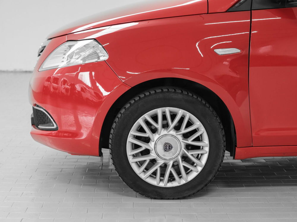 Lancia Ypsilon usata a Prato (6)