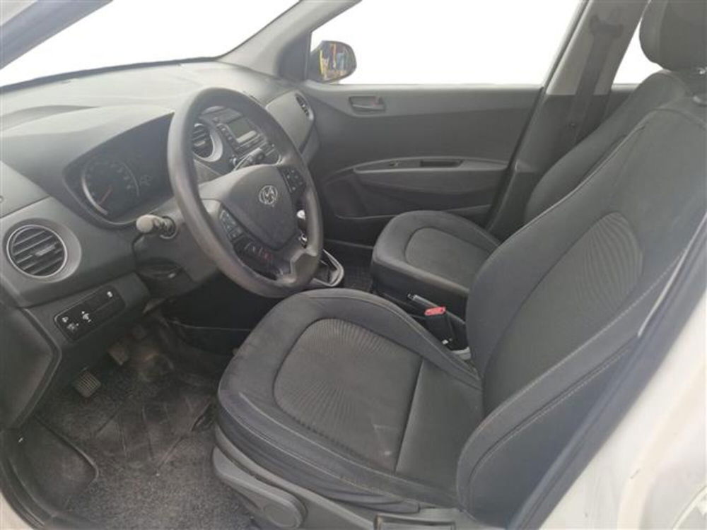 Hyundai i10 usata a Livorno (9)