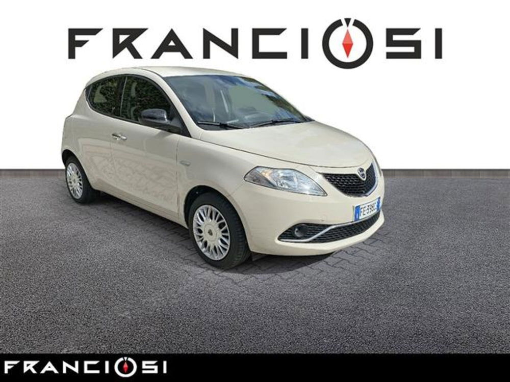 Lancia Ypsilon usata a Modena