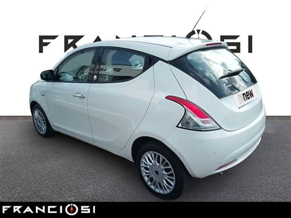 Lancia Ypsilon usata a Modena (3)