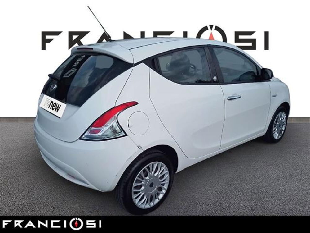 Lancia Ypsilon usata a Modena (4)