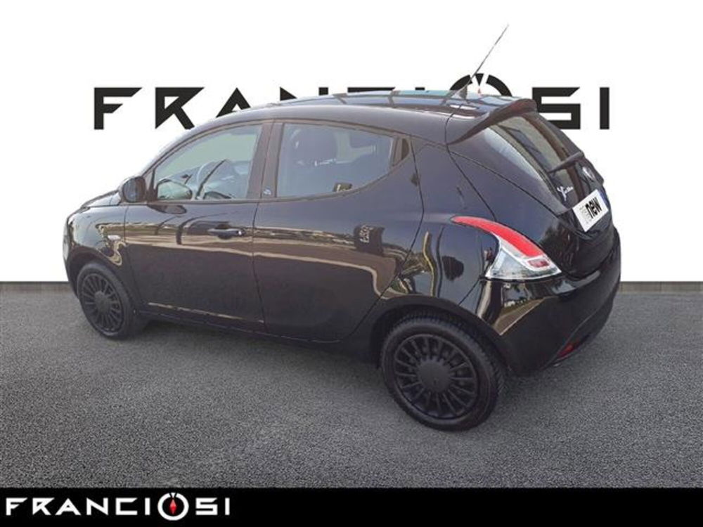 Lancia Ypsilon usata a Modena (4)