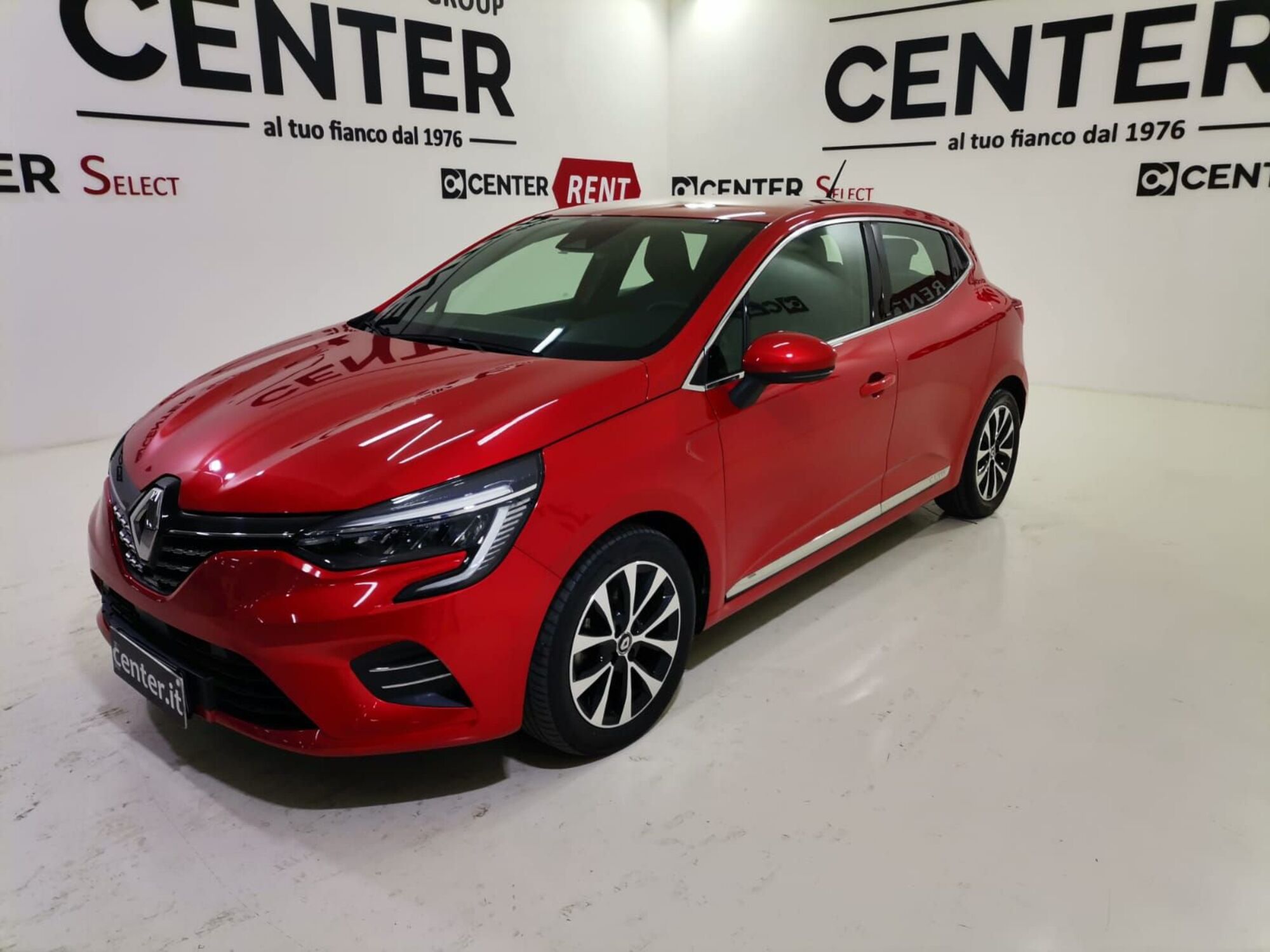 Renault Clio Full Hybrid E-Tech 140 CV 5 porte Intens  del 2021 usata a Salerno