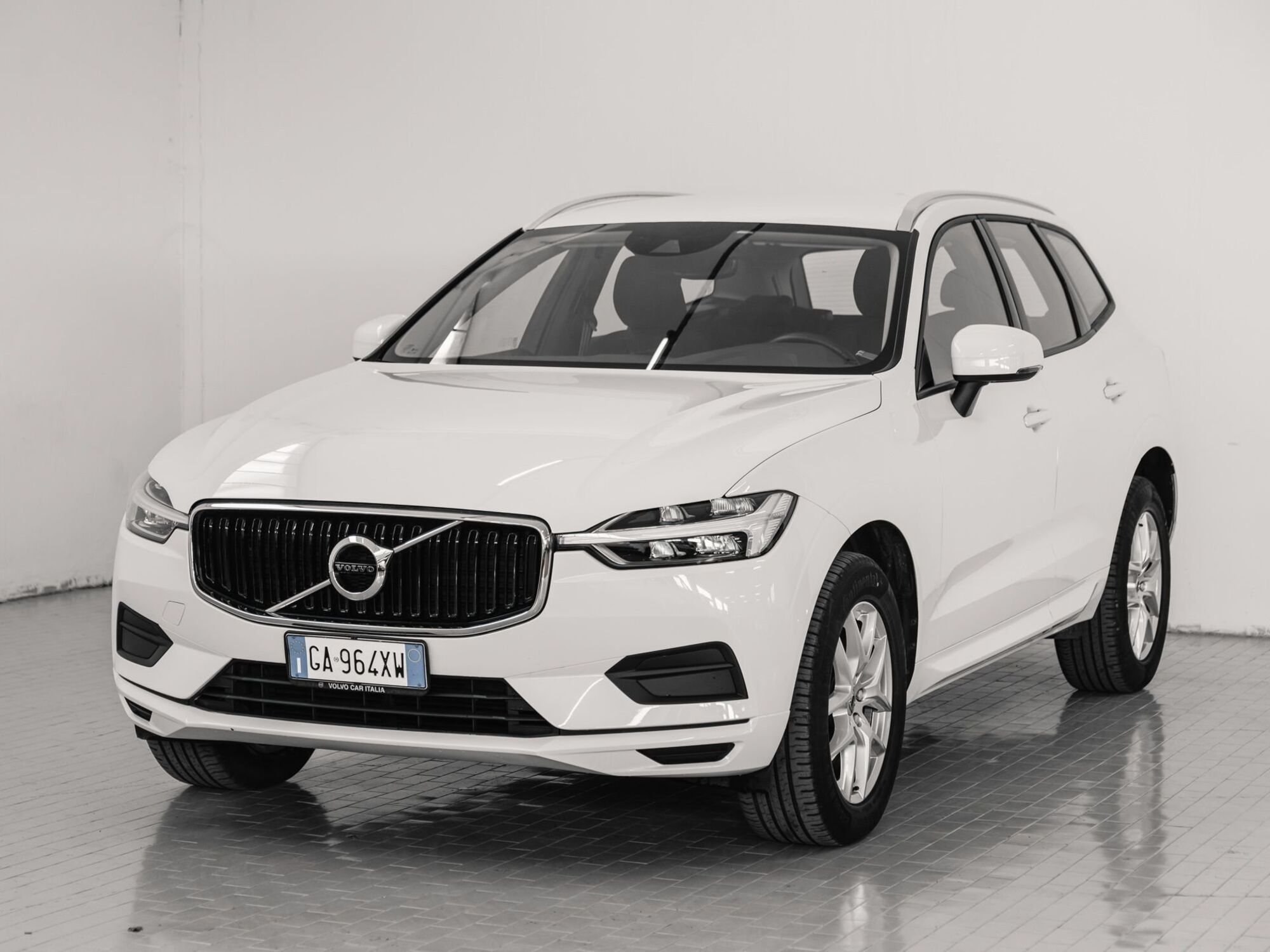 Volvo XC60 D4 Geartronic Momentum  del 2020 usata a Prato