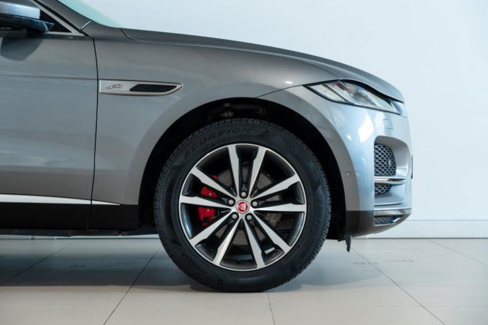 Jaguar F-Pace usata a Venezia (8)