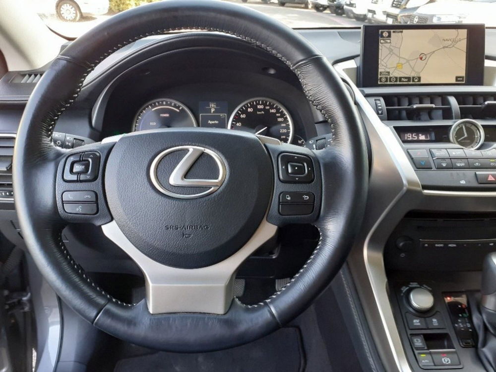 Lexus NX usata a Modena (19)