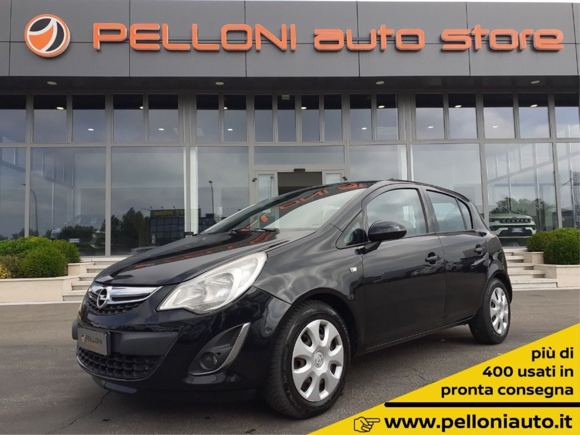 Opel Corsa 1.2 5 porte Club  del 2014 usata a Modena