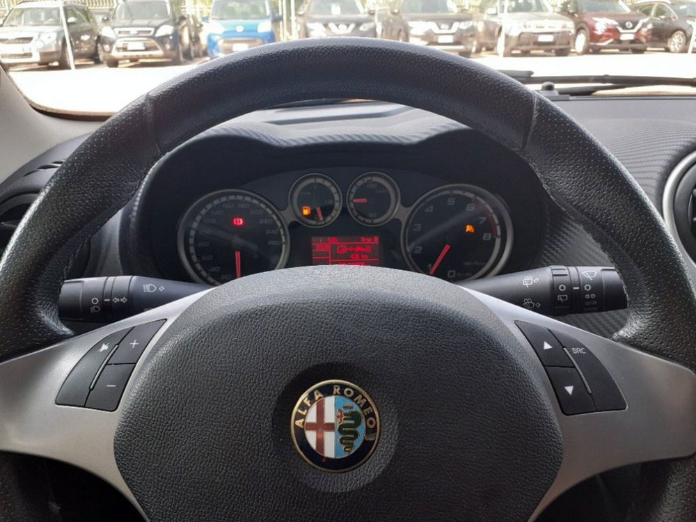 Alfa Romeo MiTo usata a Modena (12)