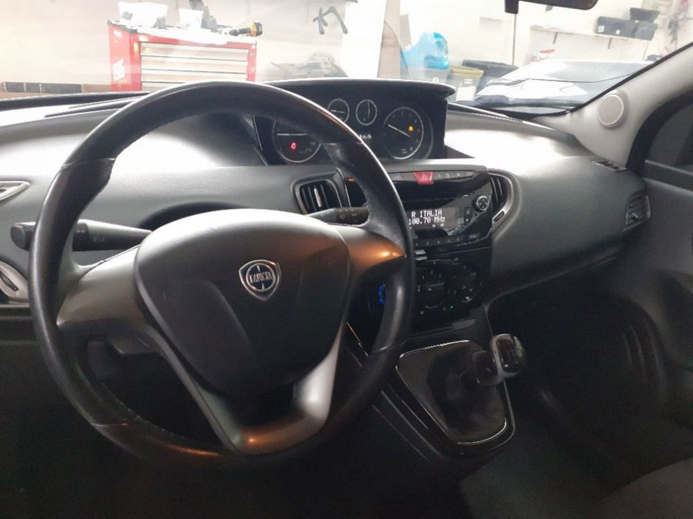 Lancia Ypsilon usata a Modena (9)