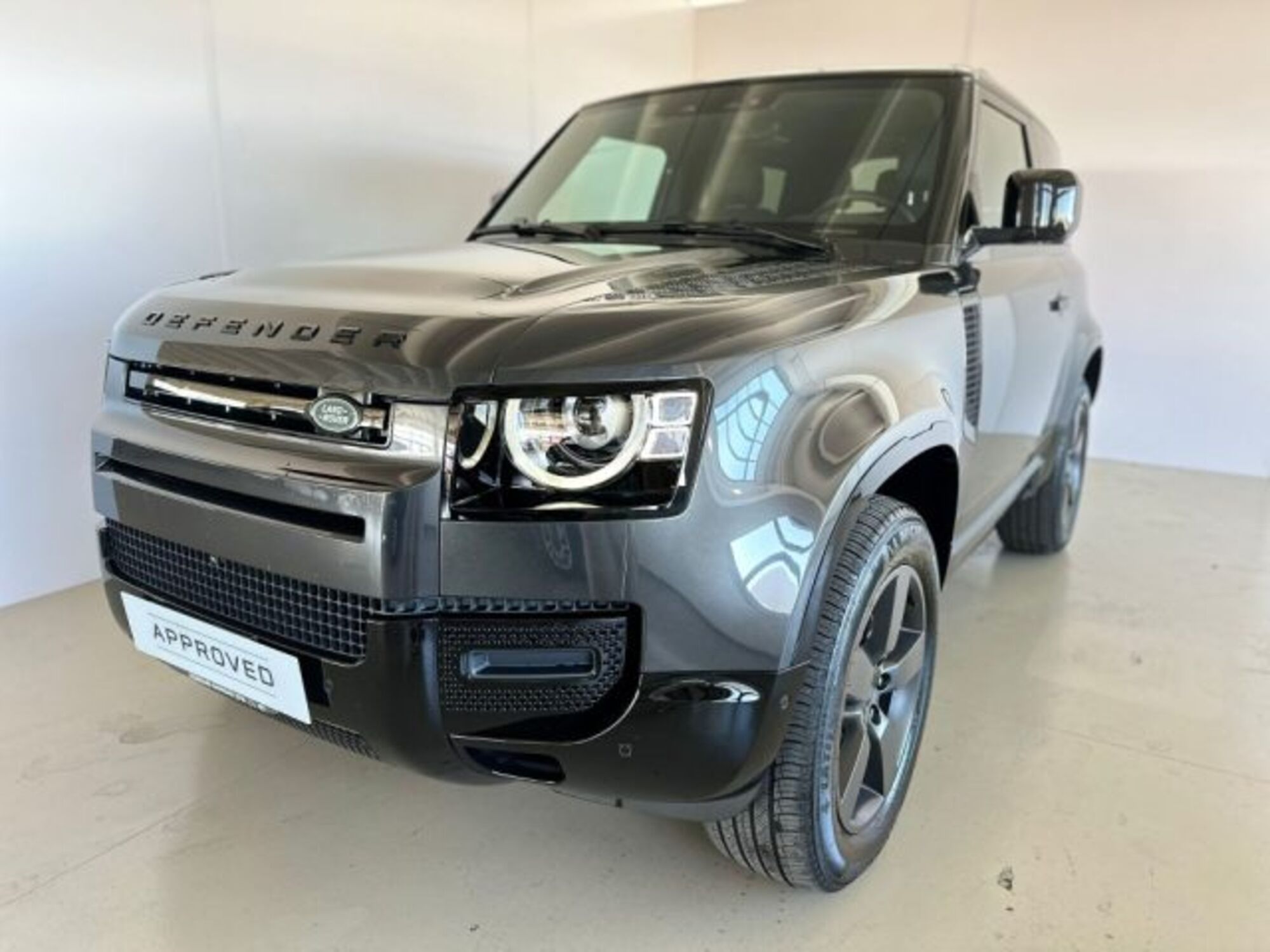 Land Rover Defender 90 3.0d i6 mhev X-Dynamic SE awd 200cv auto del 2024 usata a Modena