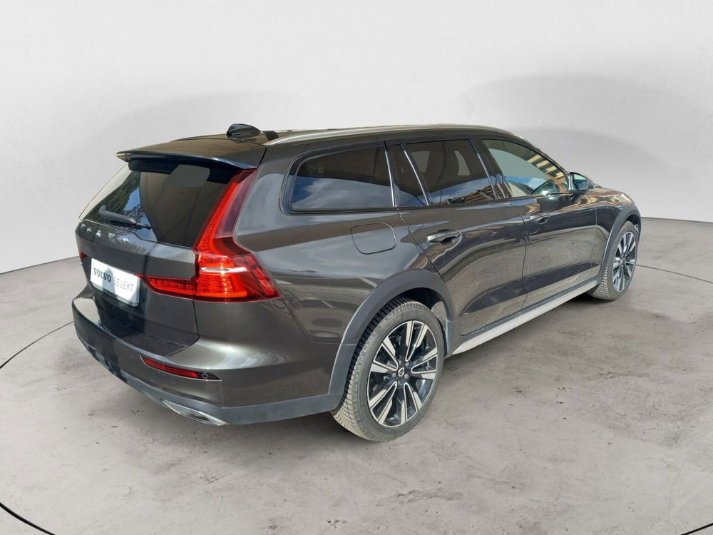 Volvo V60 Cross Country usata a Bari (2)