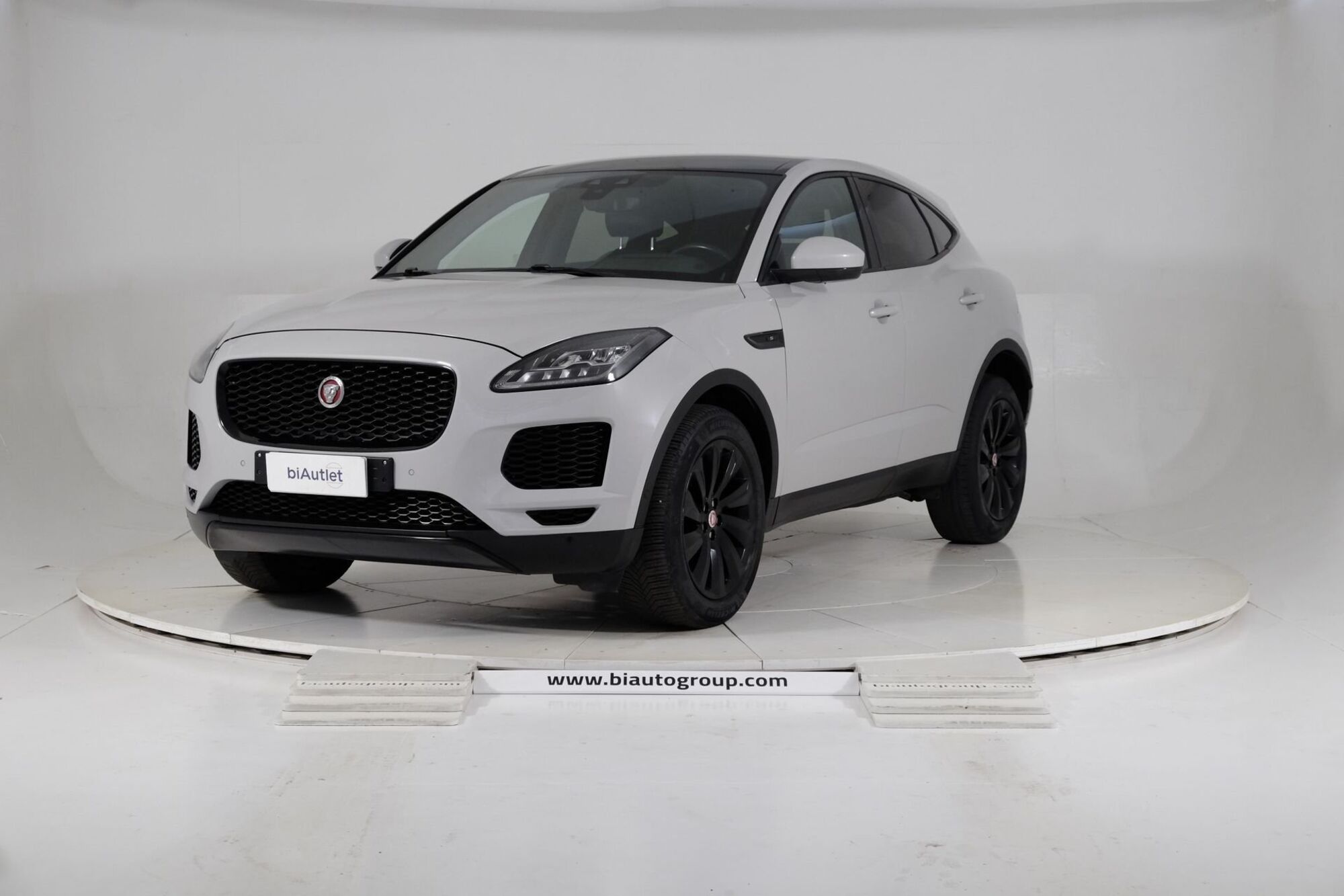 Jaguar E-Pace 2.0D 180 CV AWD R-Dynamic S  del 2018 usata