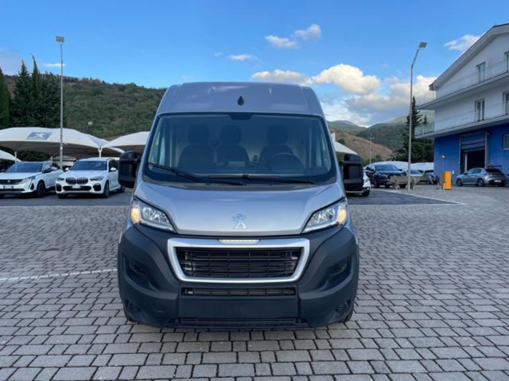 Peugeot Boxer Furgone 333 2.2 BlueHDi 140 S&amp;S PM-TM Furgone Premium  nuova a Atena Lucana