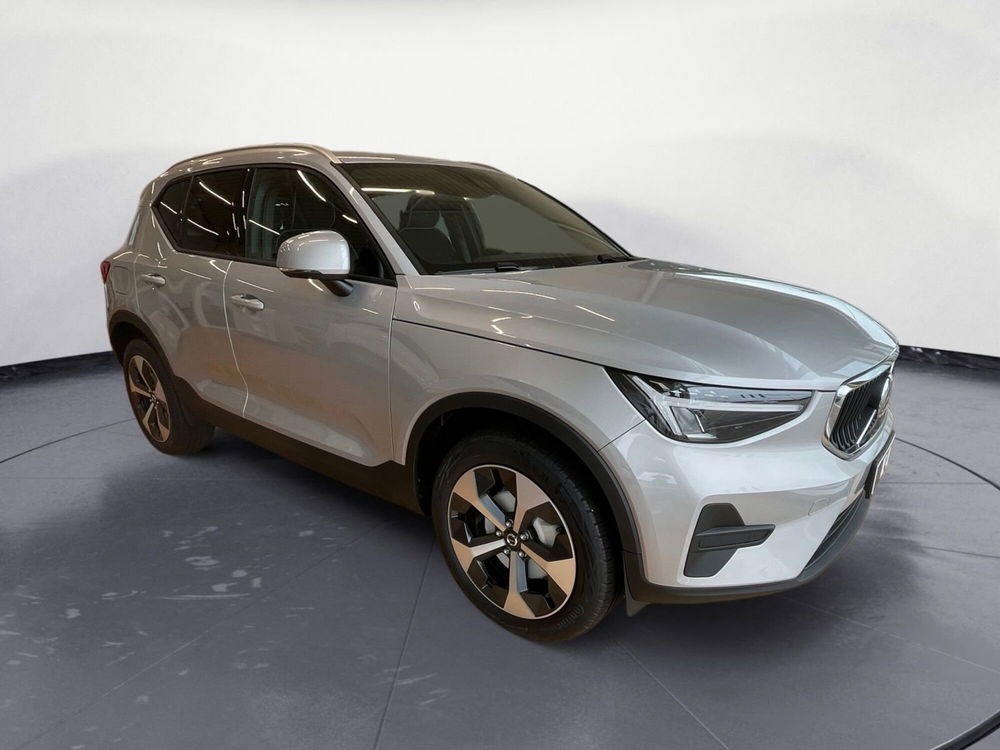 Volvo XC40 nuova a Pordenone (7)