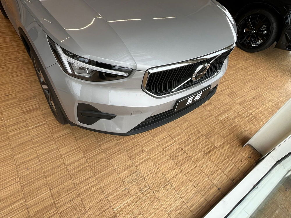 Volvo XC40 nuova a Pordenone (8)