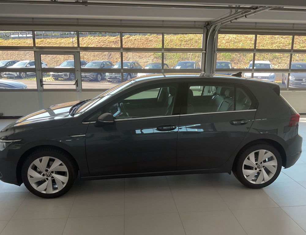 Volkswagen Golf nuova a Salerno (4)