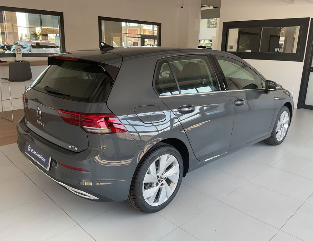 Volkswagen Golf nuova a Salerno (8)