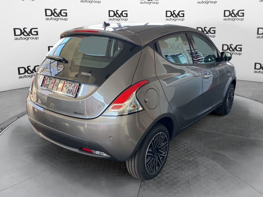 Lancia Ypsilon usata a Modena (7)